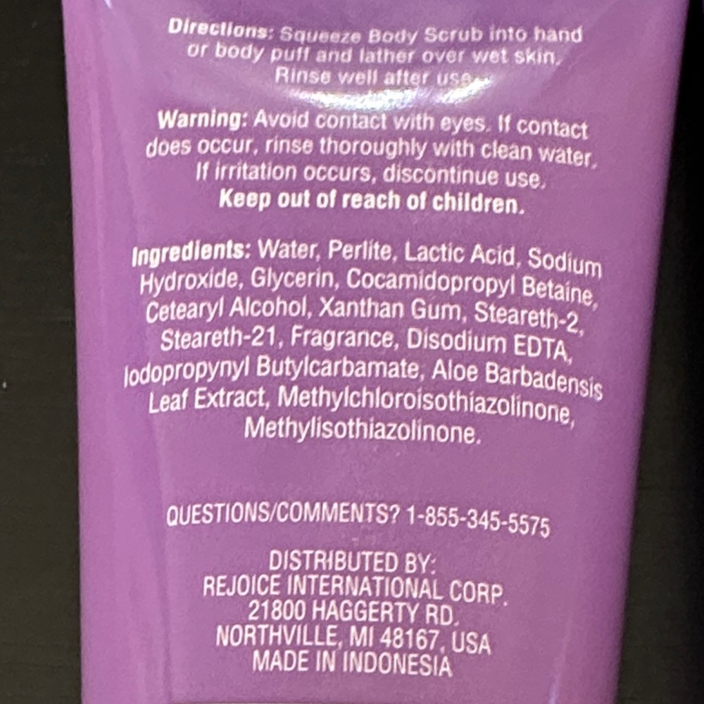 10% AHA Body Scrub Bump Eraser & Smoothing Body Lotion XtraCare - Picture 4 of 4